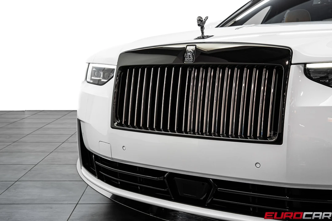 2025 Rolls-Royce Ghost Black Badge 2nd Gen - Image 13 of 31