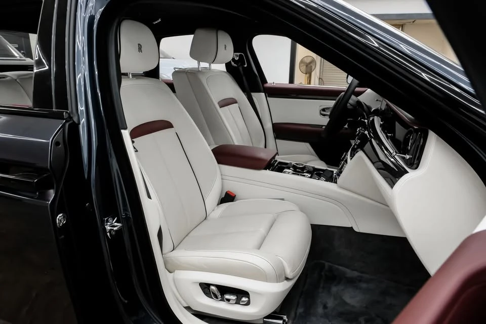2025 Rolls-Royce Ghost Black Badge 2nd Gen - Image 11 of 20