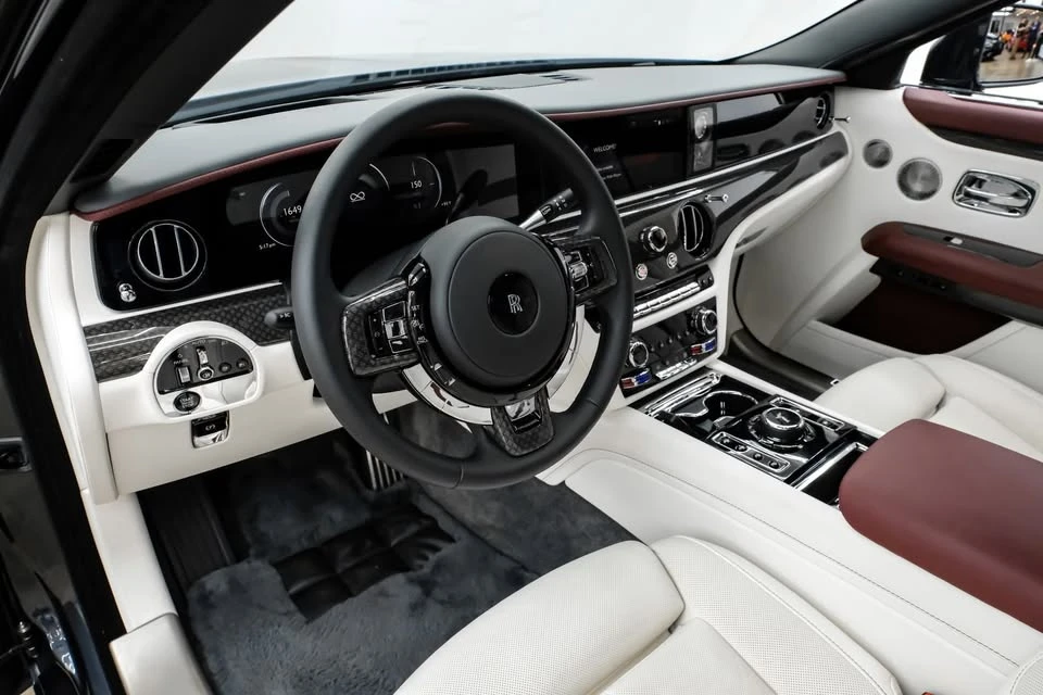 2025 Rolls-Royce Ghost Black Badge 2nd Gen - Image 16 of 20