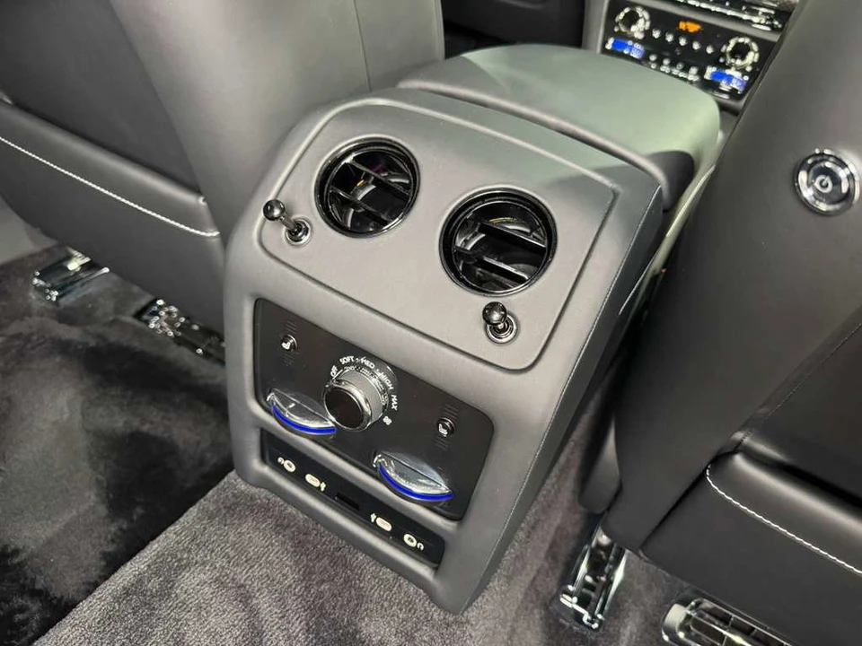 2025 Rolls-Royce Ghost Black Badge 2nd Gen - Image 15 of 21
