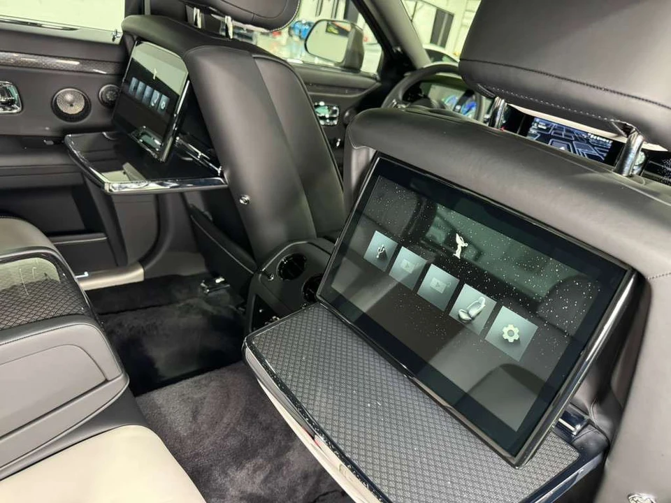 2025 Rolls-Royce Ghost Black Badge 2nd Gen - Image 16 of 21