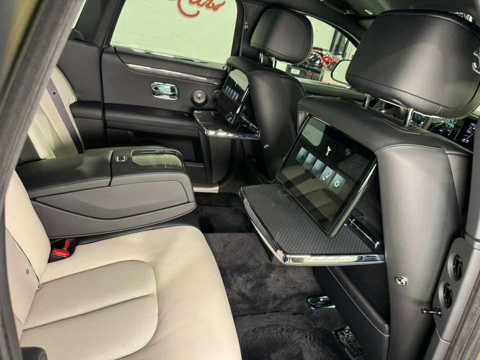 2025 Rolls-Royce Ghost Black Badge 2nd Gen - Image 17 of 21