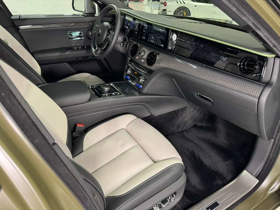 2025 Rolls-Royce Ghost Black Badge 2nd Gen - Image 19 of 21