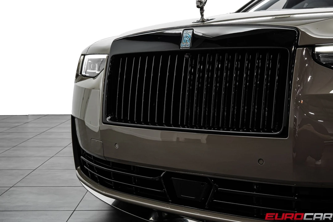 2025 Rolls-Royce Ghost 2nd Gen - Image 13 of 31
