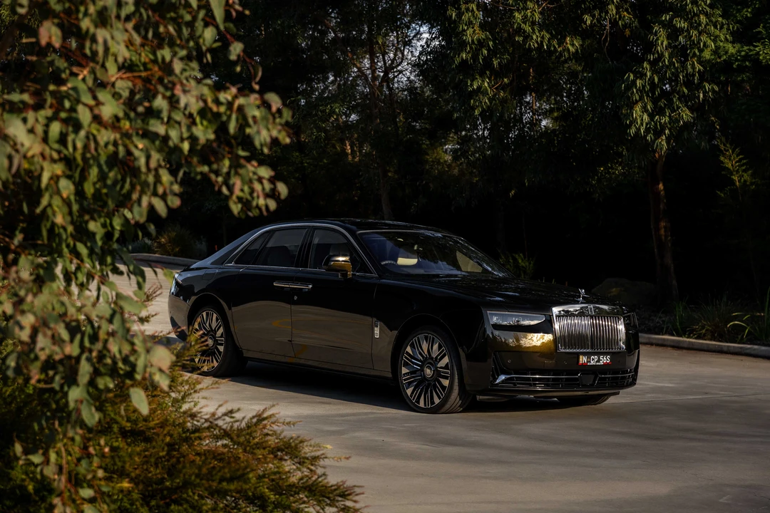 2025 Rolls-Royce Ghost 2nd Gen - Image 10 of 31