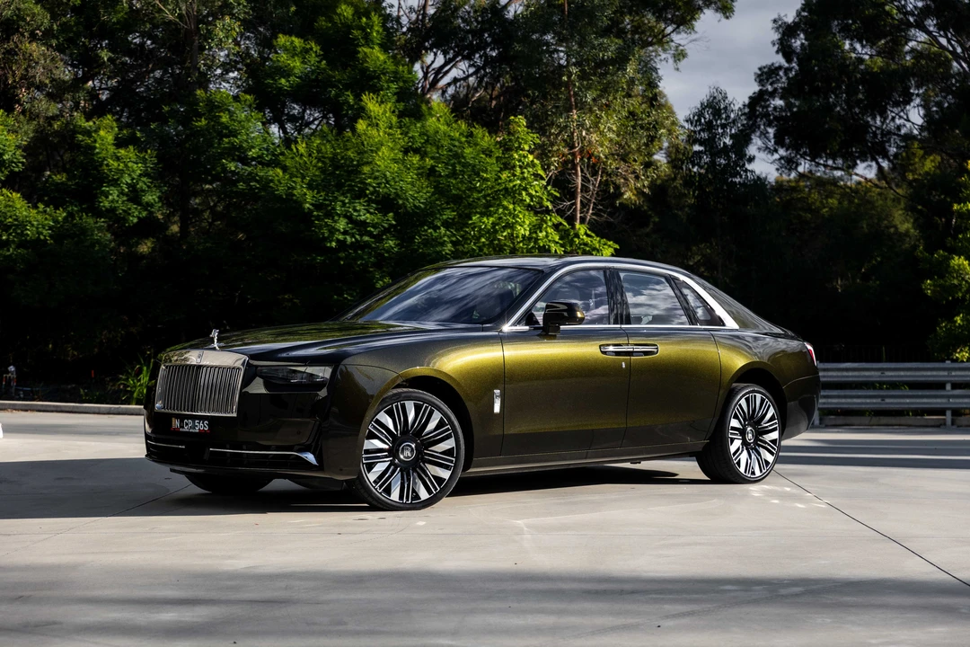 2025 Rolls-Royce Ghost 2nd Gen - Image 9 of 31