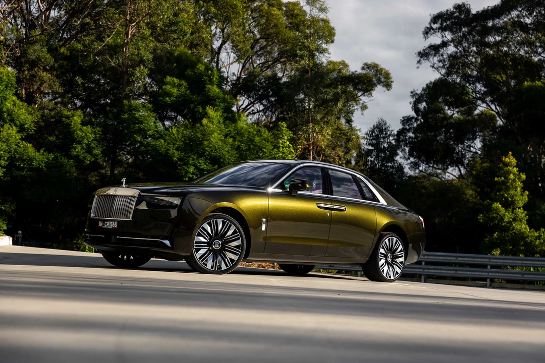 2025 Rolls-Royce Ghost 2nd Gen - Image 27 of 31