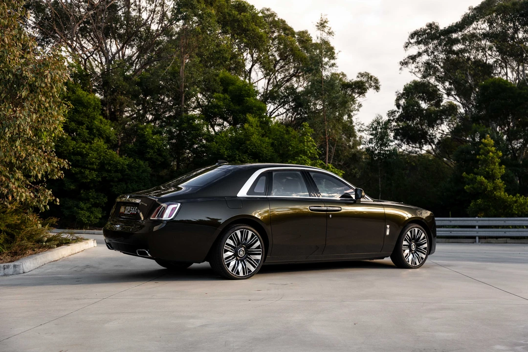 2025 Rolls-Royce Ghost 2nd Gen - Image 24 of 31