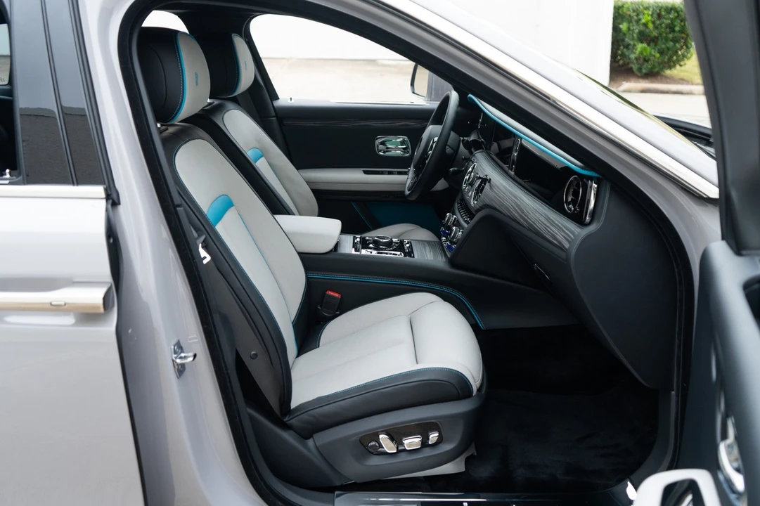 2025 Rolls-Royce Ghost 2nd Gen - Image 17 of 21