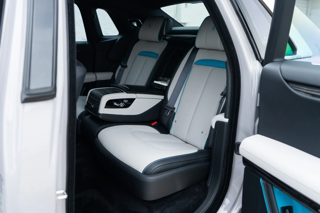 2025 Rolls-Royce Ghost 2nd Gen - Image 28 of 31