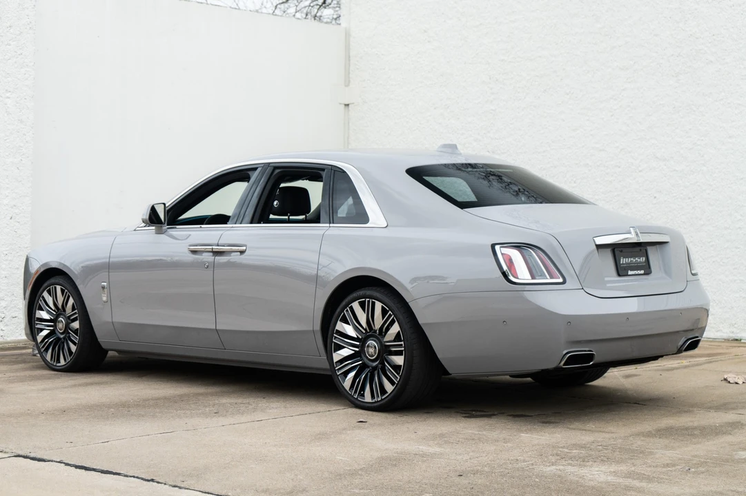2025 Rolls-Royce Ghost 2nd Gen - Image 9 of 31