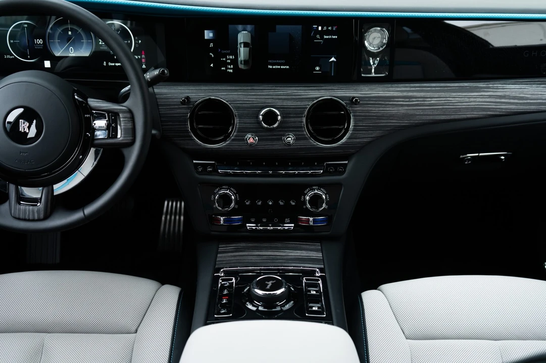 2025 Rolls-Royce Ghost 2nd Gen - Image 19 of 21