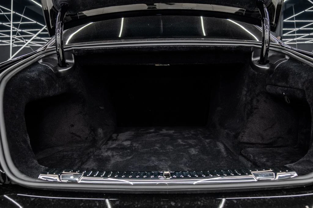2025 Rolls-Royce Phantom VIII - Image 22 of 31