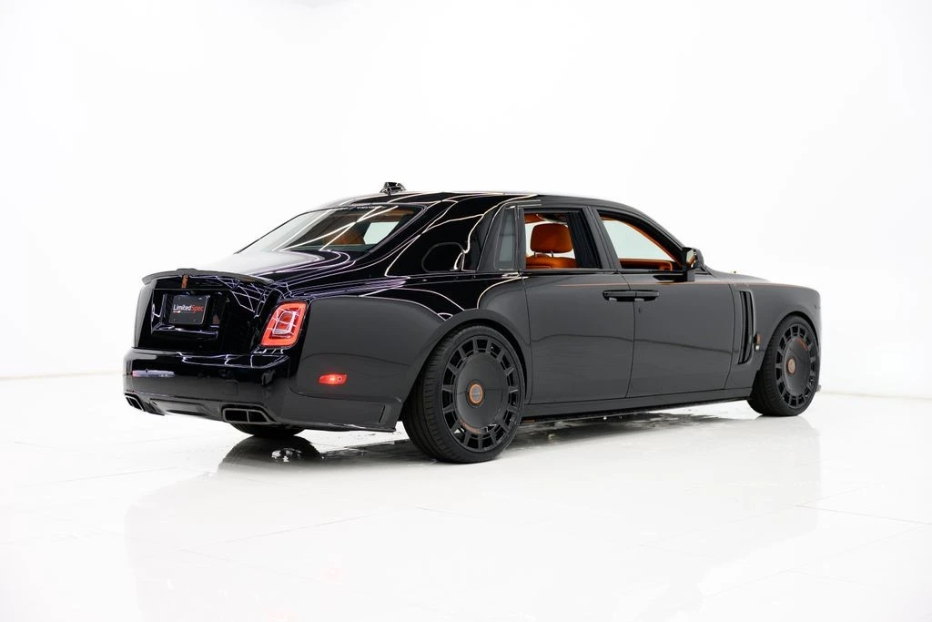 2025 Rolls-Royce Phantom VIII - Image 29 of 31