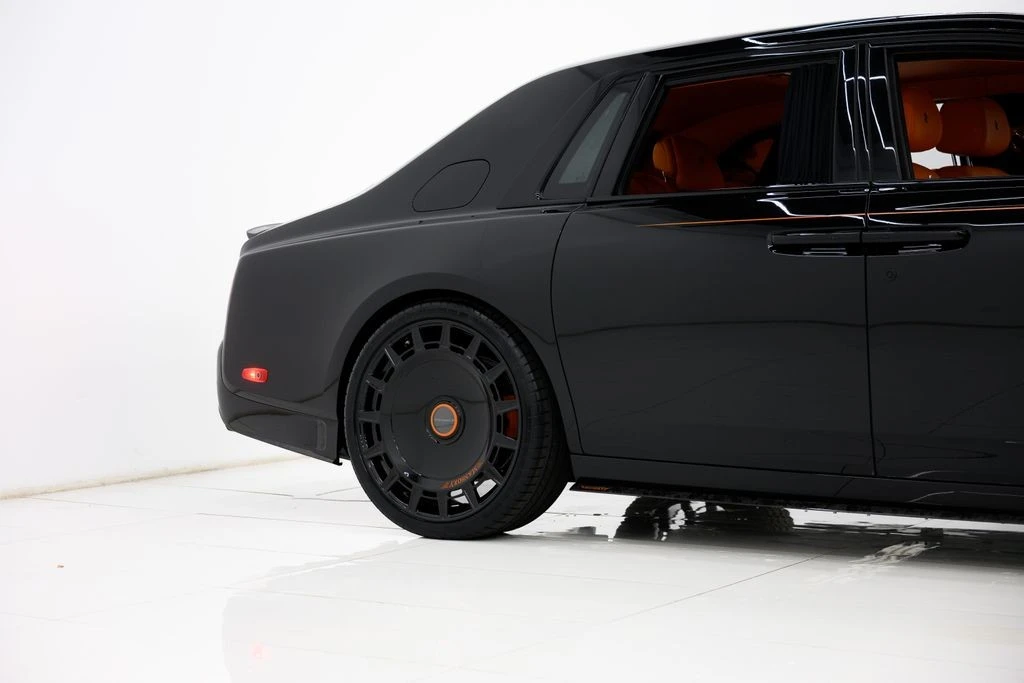 2025 Rolls-Royce Phantom VIII - Image 8 of 21
