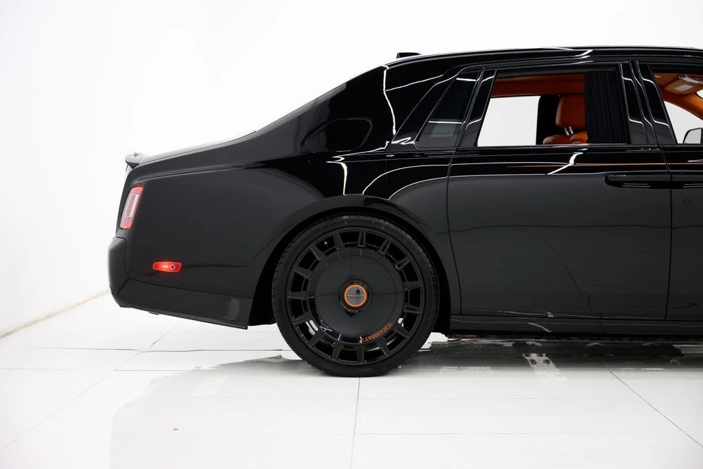 2025 Rolls-Royce Phantom VIII - Image 9 of 21