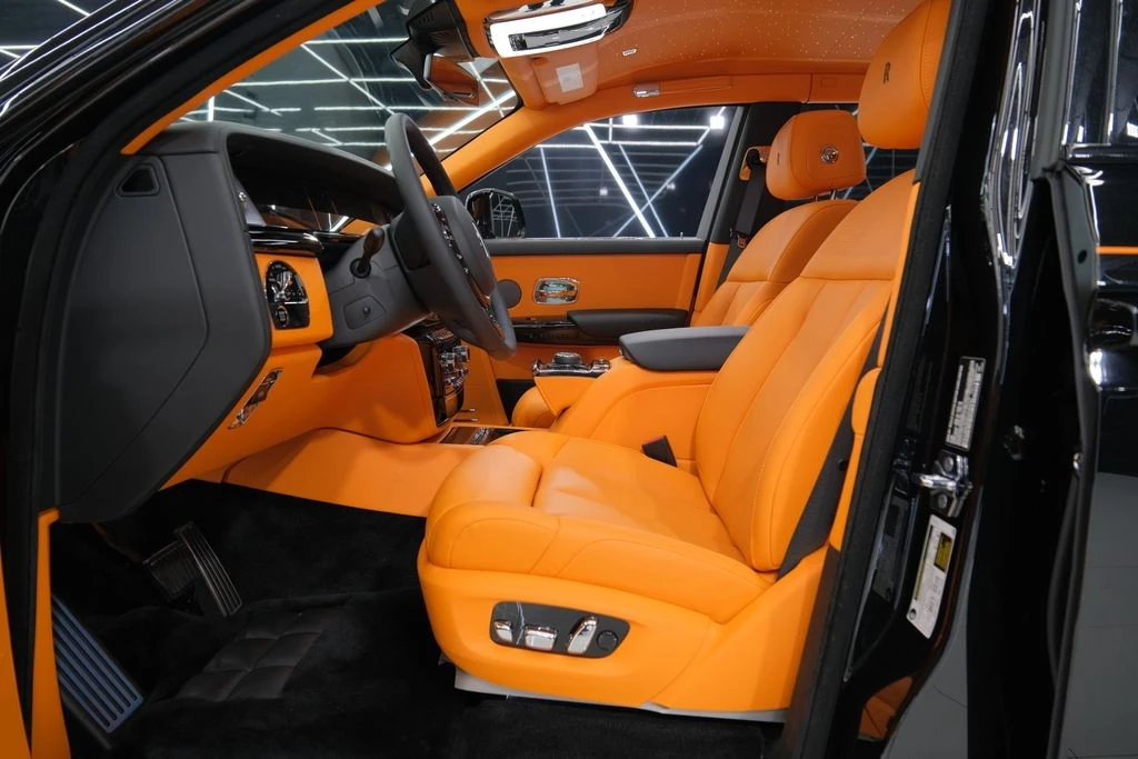 2025 Rolls-Royce Phantom VIII - Image 28 of 31