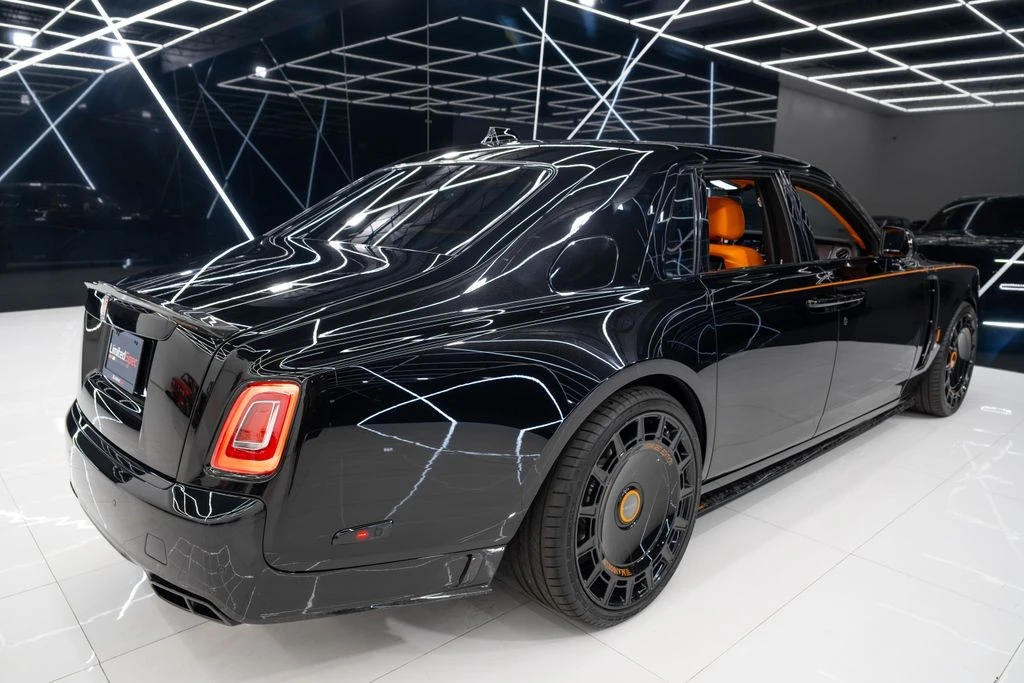 2025 Rolls-Royce Phantom VIII - Image 20 of 21