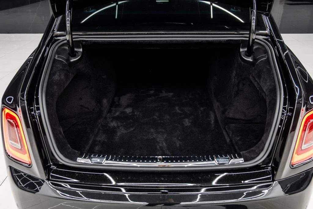 2025 Rolls-Royce Phantom VIII - Image 21 of 31