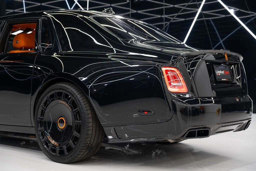 2025 Rolls-Royce Phantom VIII - Image 16 of 21