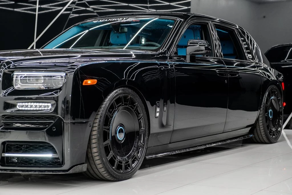 2025 Rolls-Royce Phantom VIII - Image 4 of 31