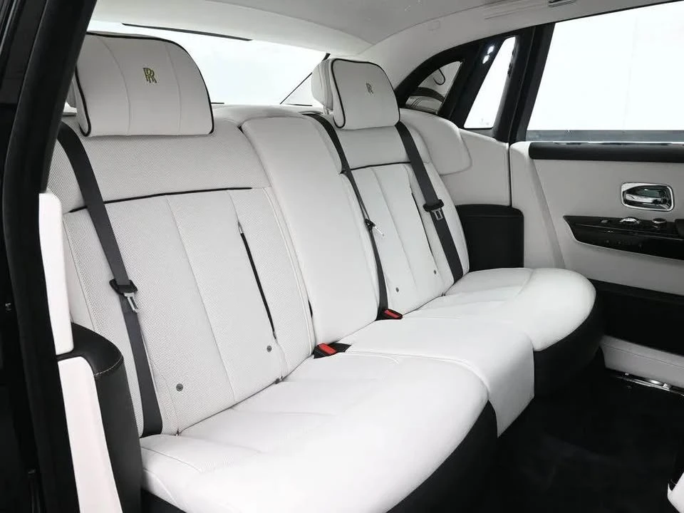 2025 Rolls-Royce Phantom VIII - Image 14 of 16