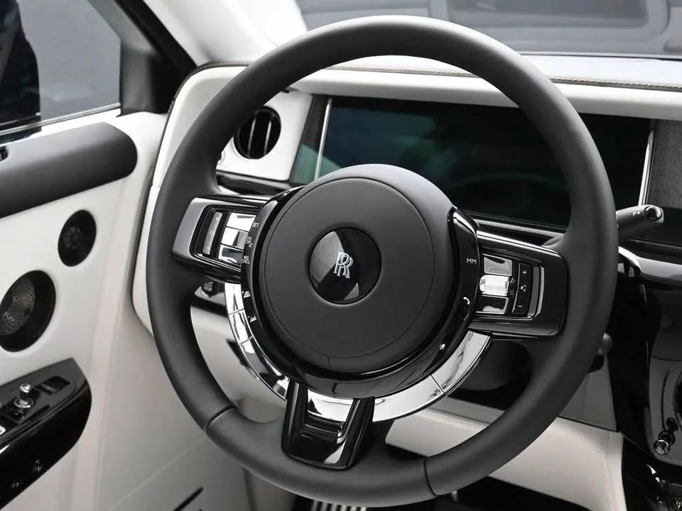 2025 Rolls-Royce Phantom VIII - Image 9 of 16