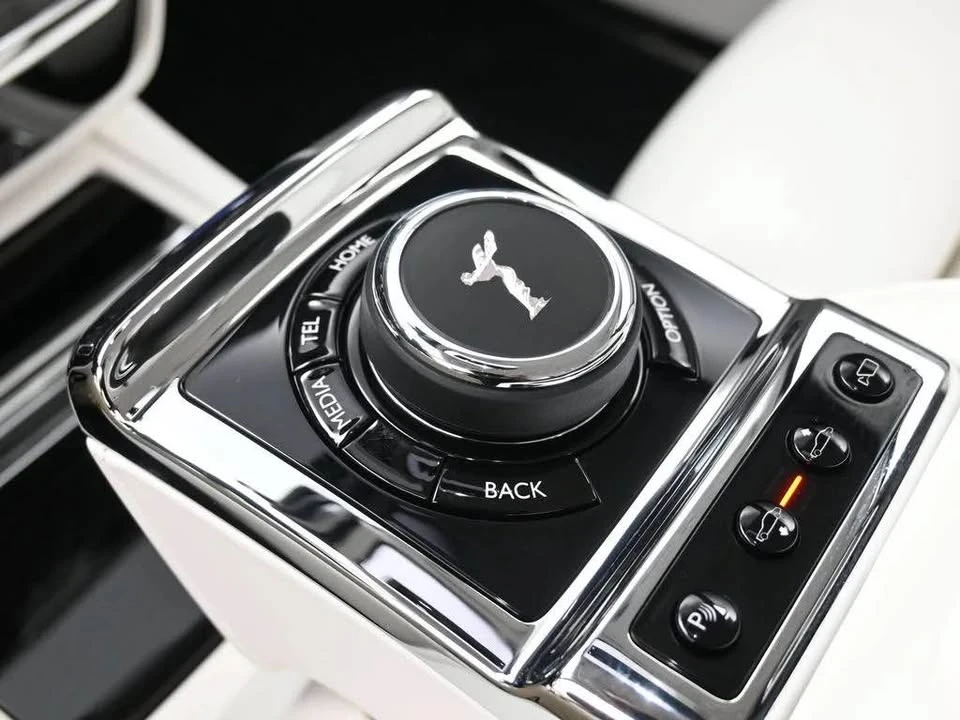 2025 Rolls-Royce Phantom VIII - Image 12 of 16