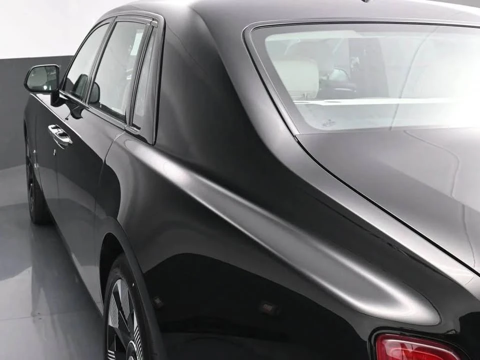 2025 Rolls-Royce Phantom VIII - Image 7 of 16