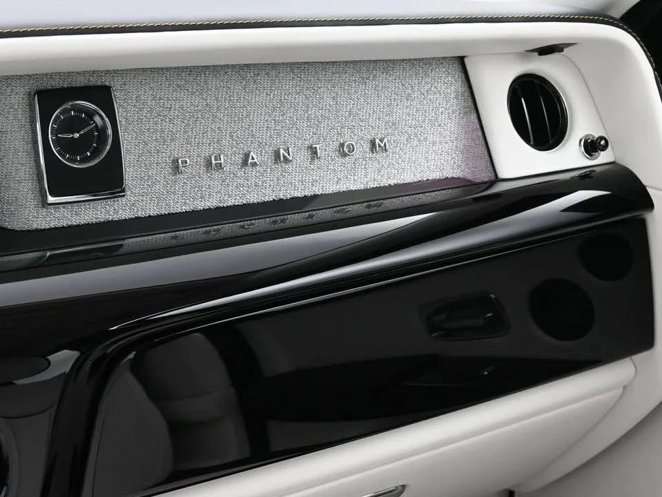 2025 Rolls-Royce Phantom VIII - Image 13 of 16