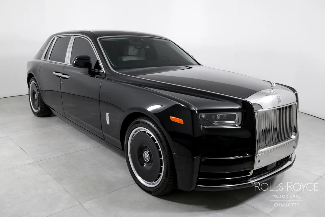 2025 Rolls-Royce Phantom VIII - Image 4 of 12
