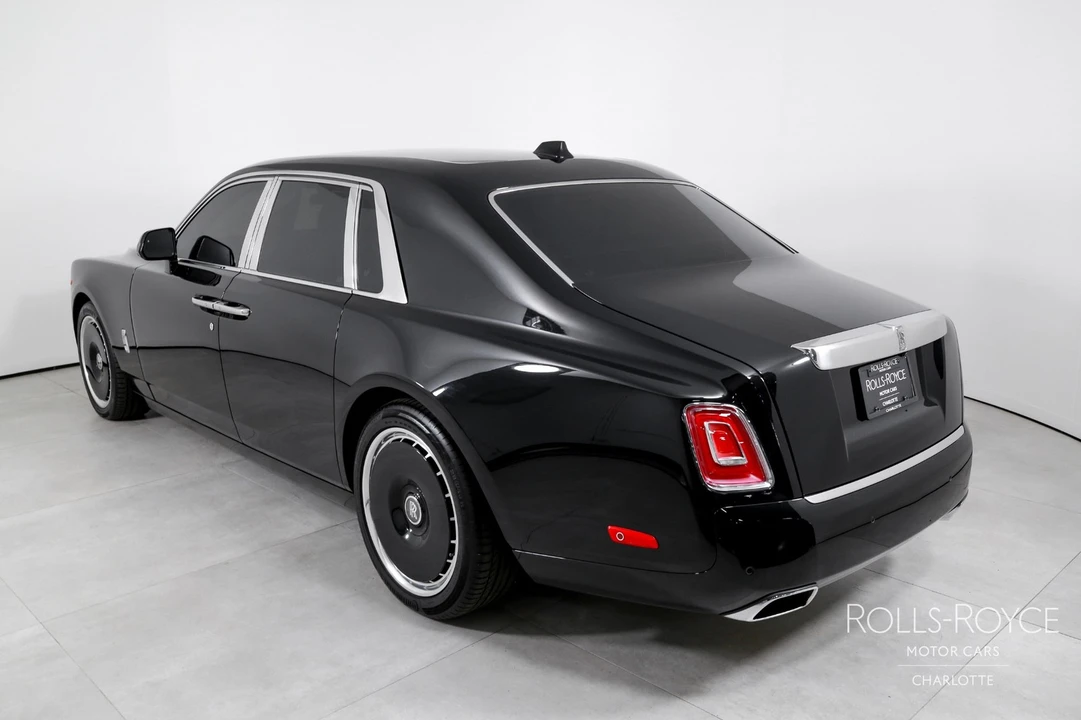 2025 Rolls-Royce Phantom VIII - Image 7 of 12