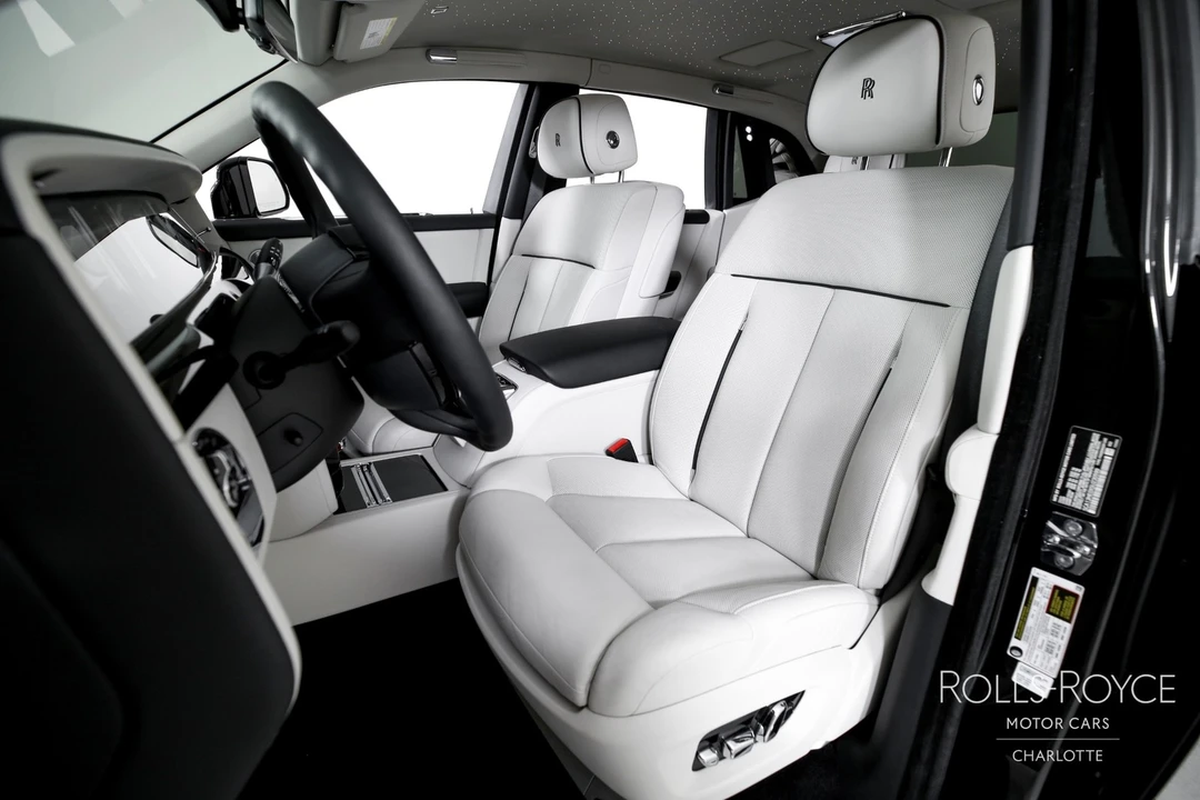 2025 Rolls-Royce Phantom VIII - Image 12 of 12