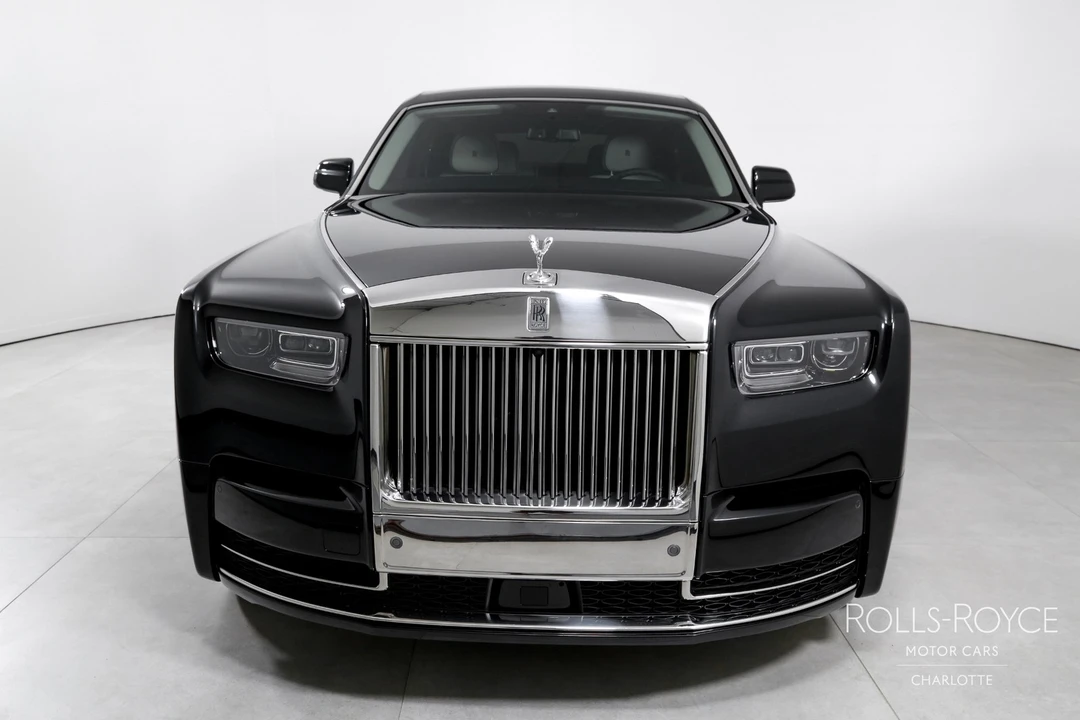 2025 Rolls-Royce Phantom VIII - Image 5 of 12