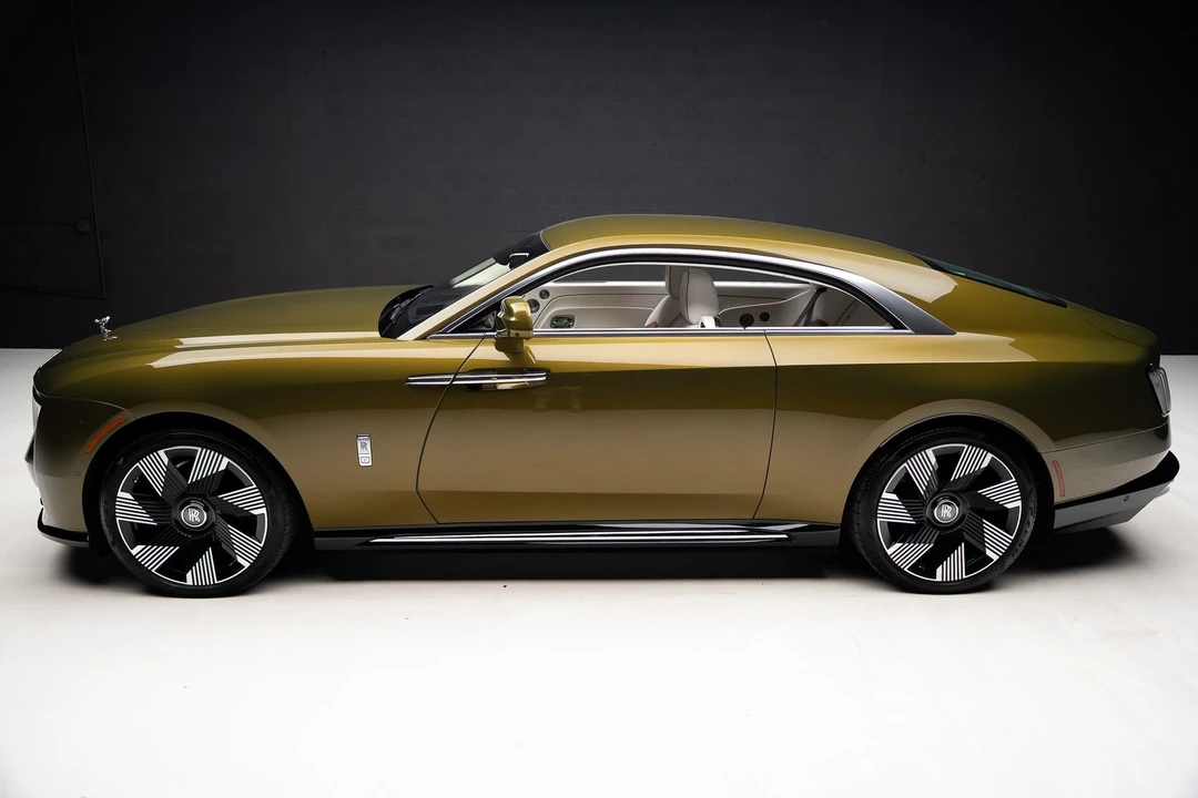 2025 Rolls-Royce Spectre - Image 17 of 31