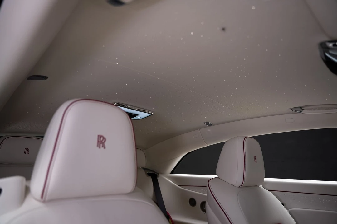 2025 Rolls-Royce Spectre - Image 2 of 31
