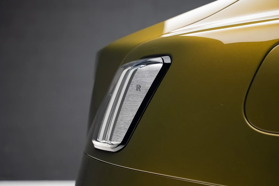 2025 Rolls-Royce Spectre - Image 30 of 31