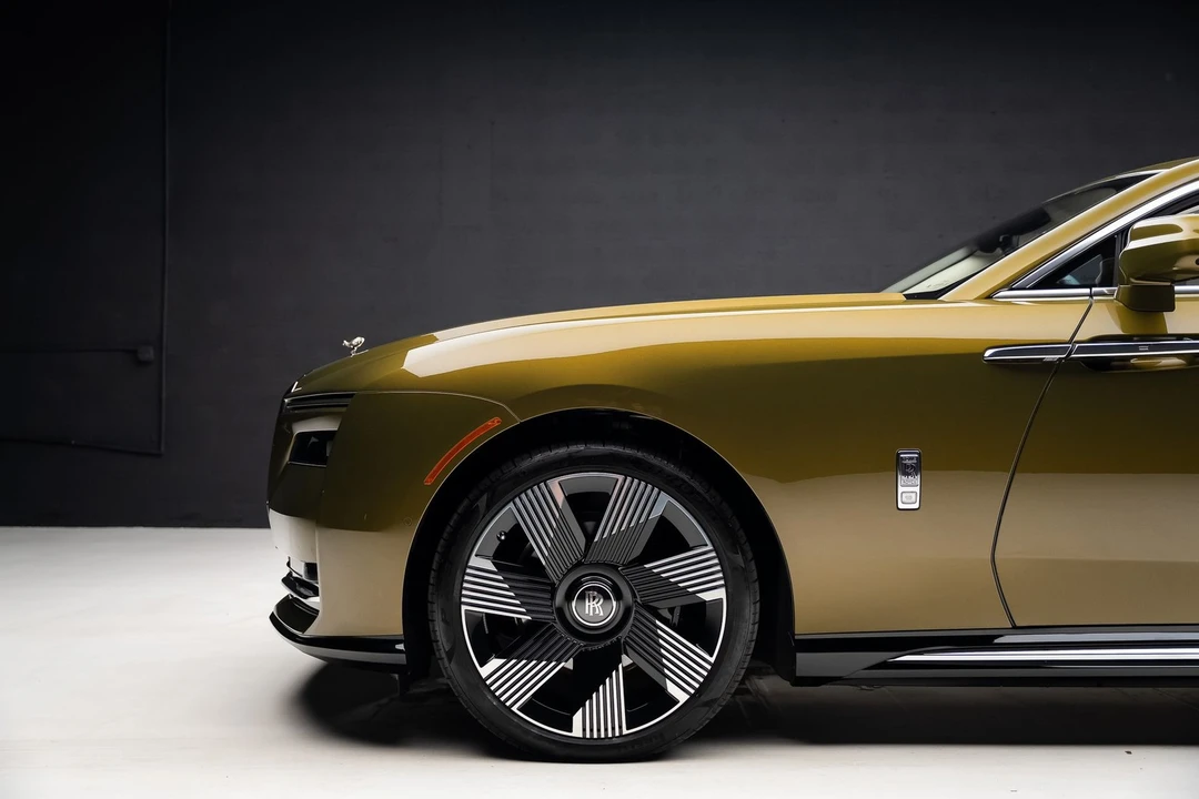 2025 Rolls-Royce Spectre - Image 19 of 31