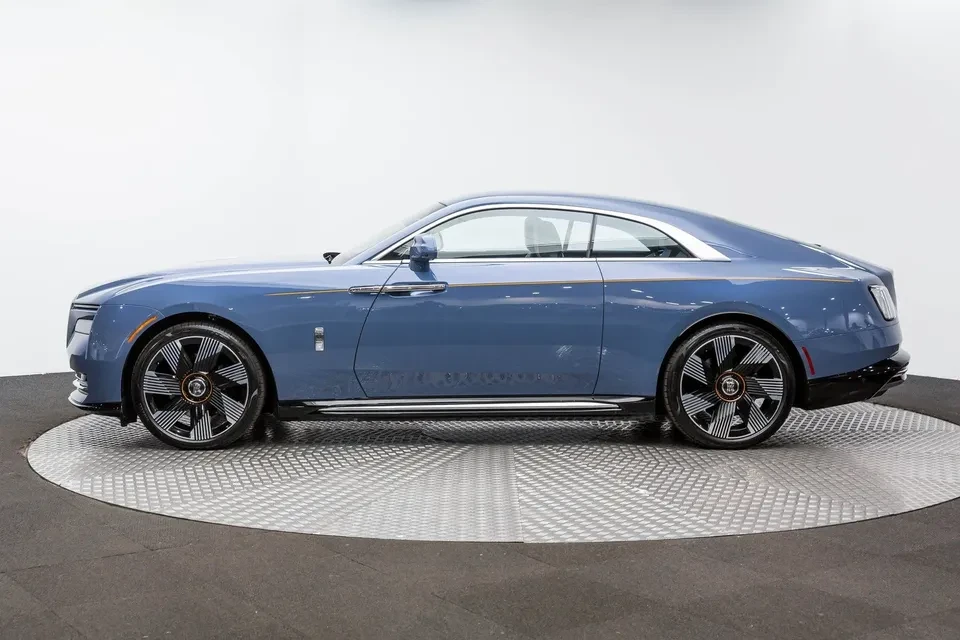 2025 Rolls-Royce Spectre - Image 7 of 19