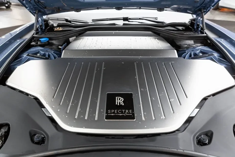 2025 Rolls-Royce Spectre - Image 9 of 19