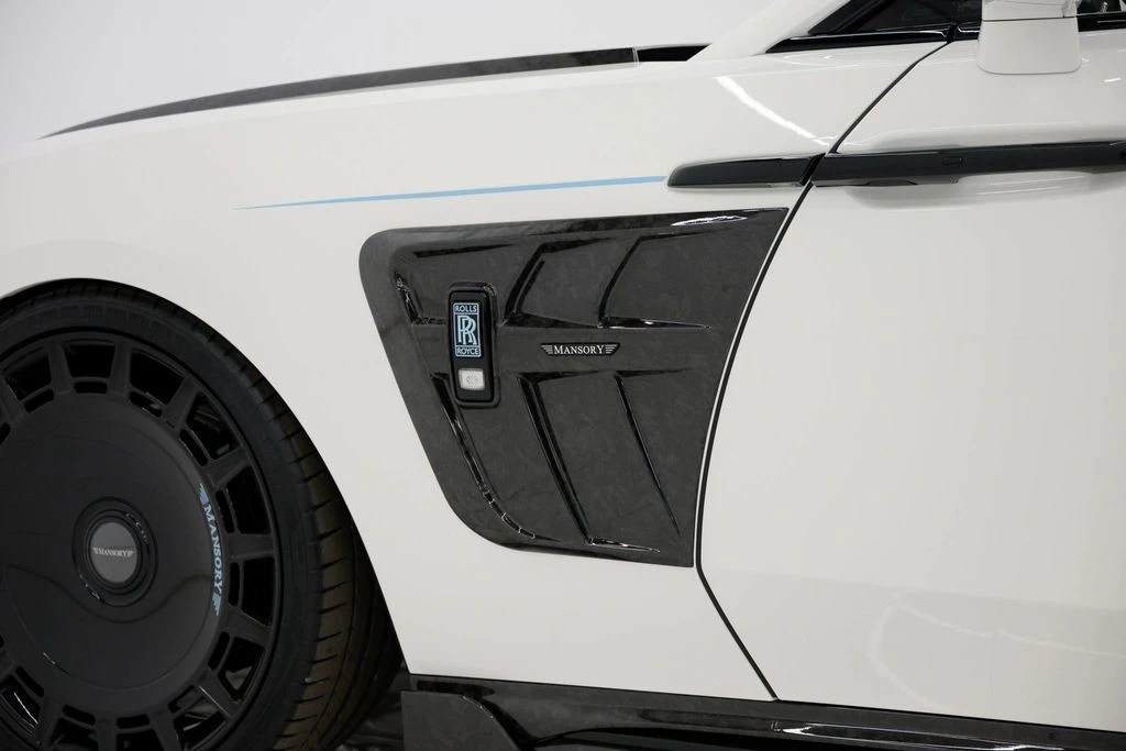 2025 Rolls-Royce Spectre - Image 27 of 31