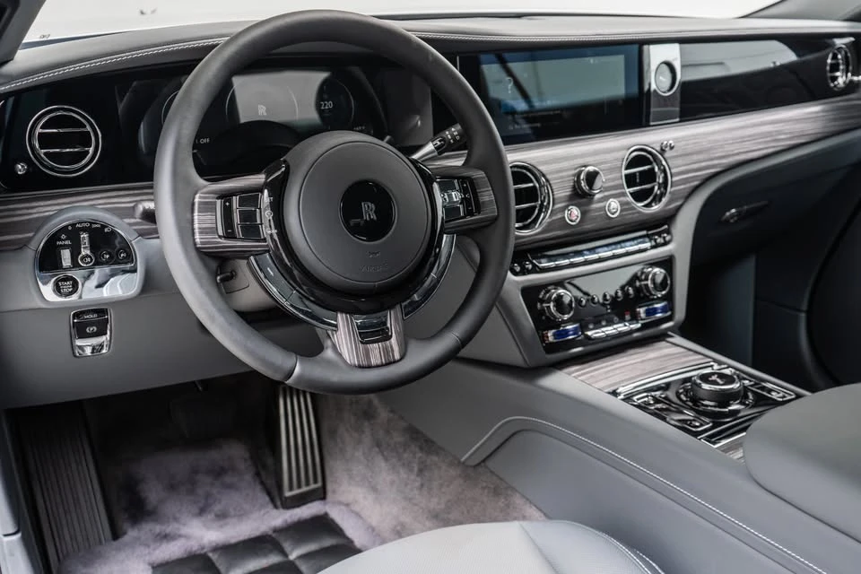 2025 Rolls-Royce Spectre - Image 9 of 15