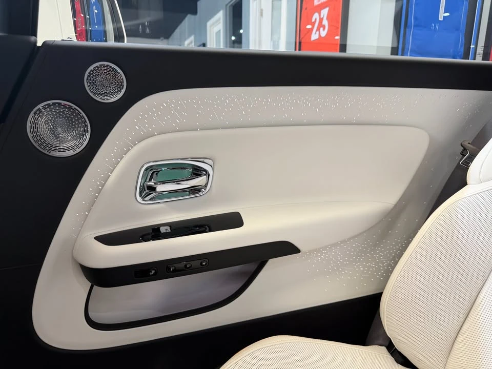 2025 Rolls-Royce Spectre - Image 11 of 20