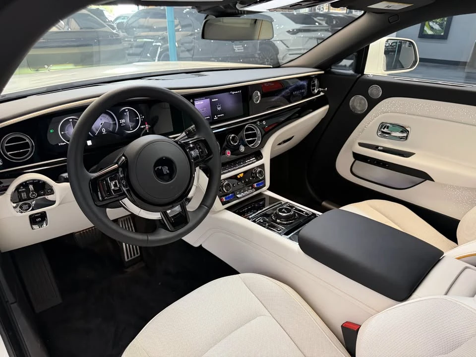 2025 Rolls-Royce Spectre - Image 13 of 20