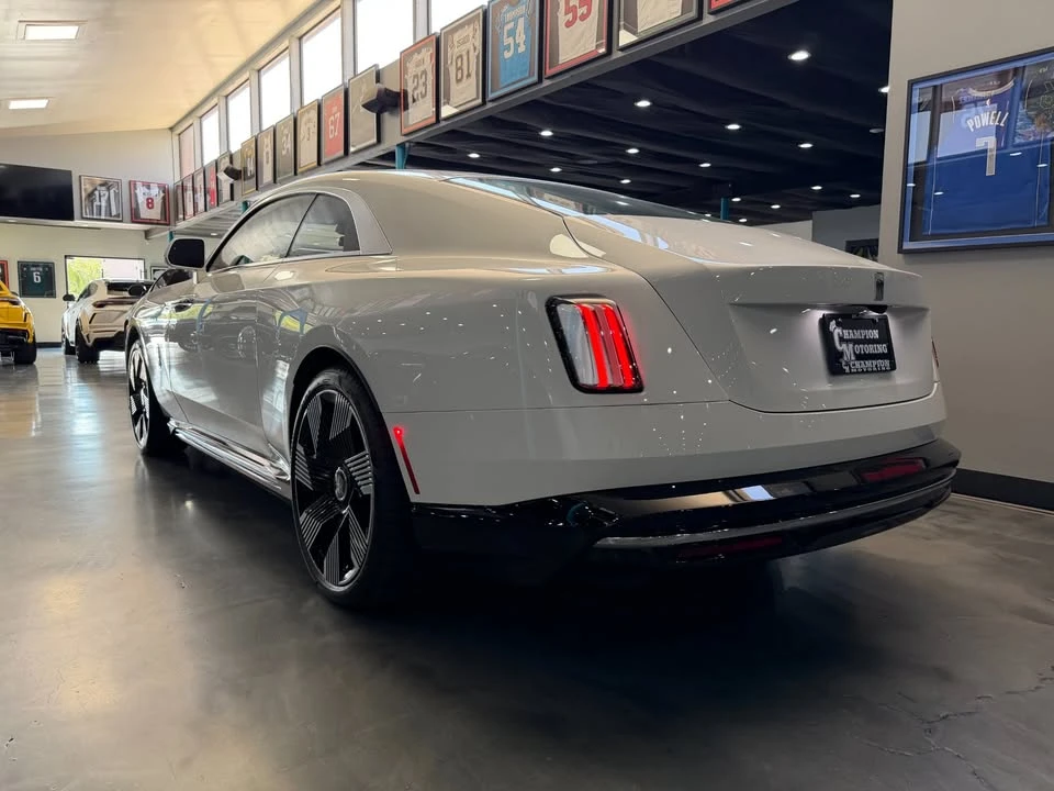 2025 Rolls-Royce Spectre - Image 7 of 20