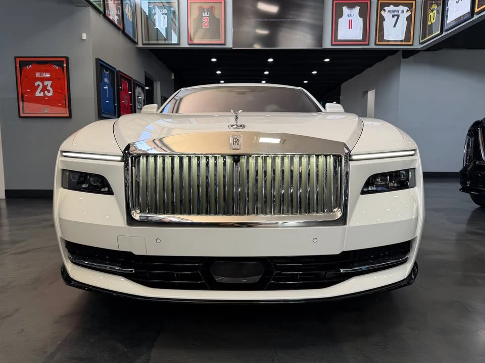 2025 Rolls-Royce Spectre - Image 2 of 20