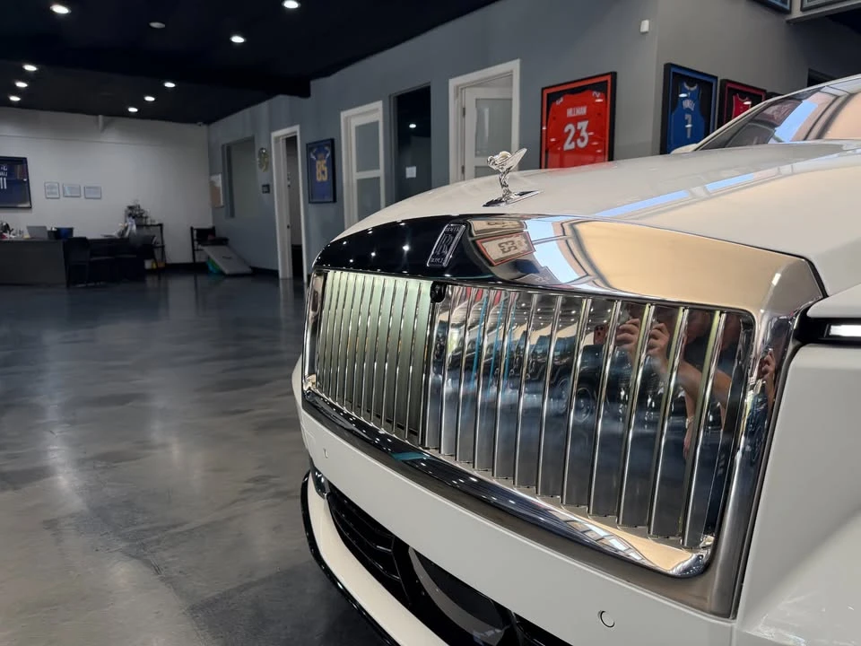 2025 Rolls-Royce Spectre - Image 9 of 20