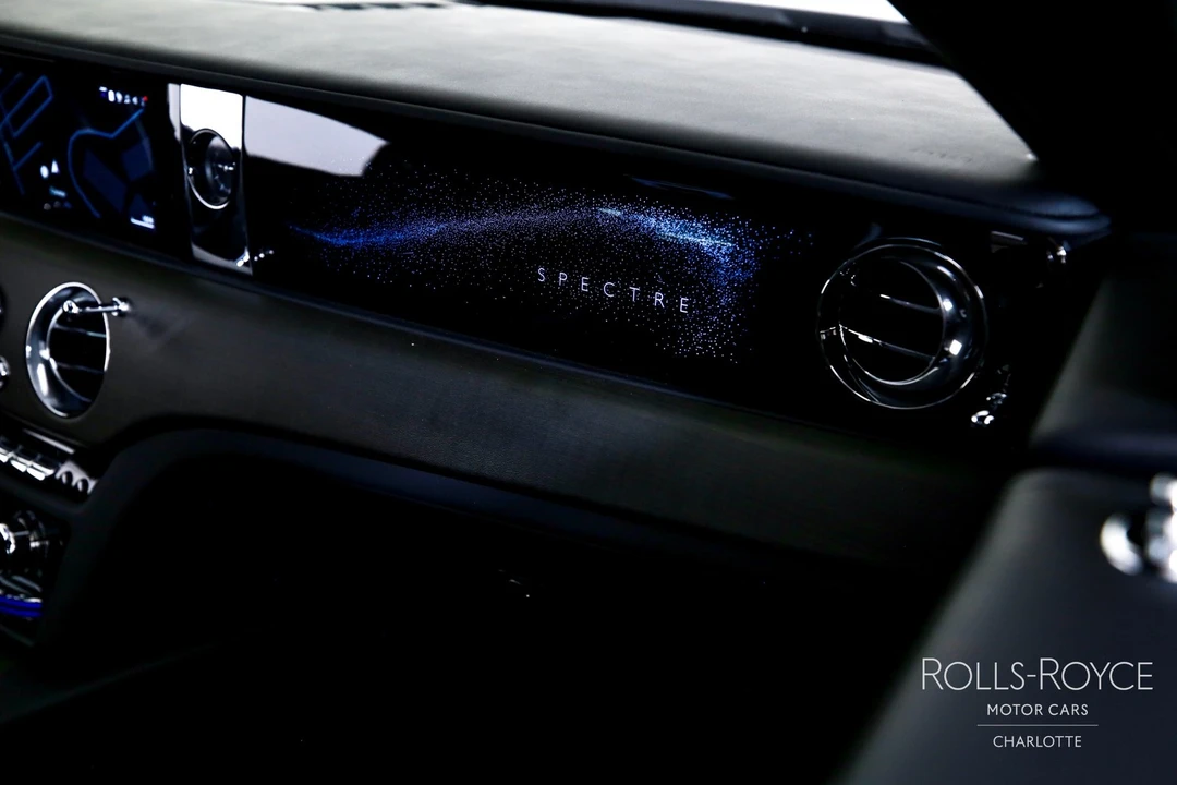 2025 Rolls-Royce Spectre - Image 25 of 31