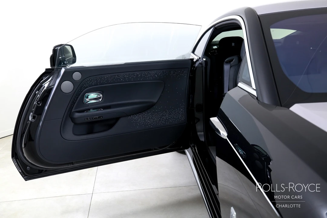 2025 Rolls-Royce Spectre - Image 22 of 31