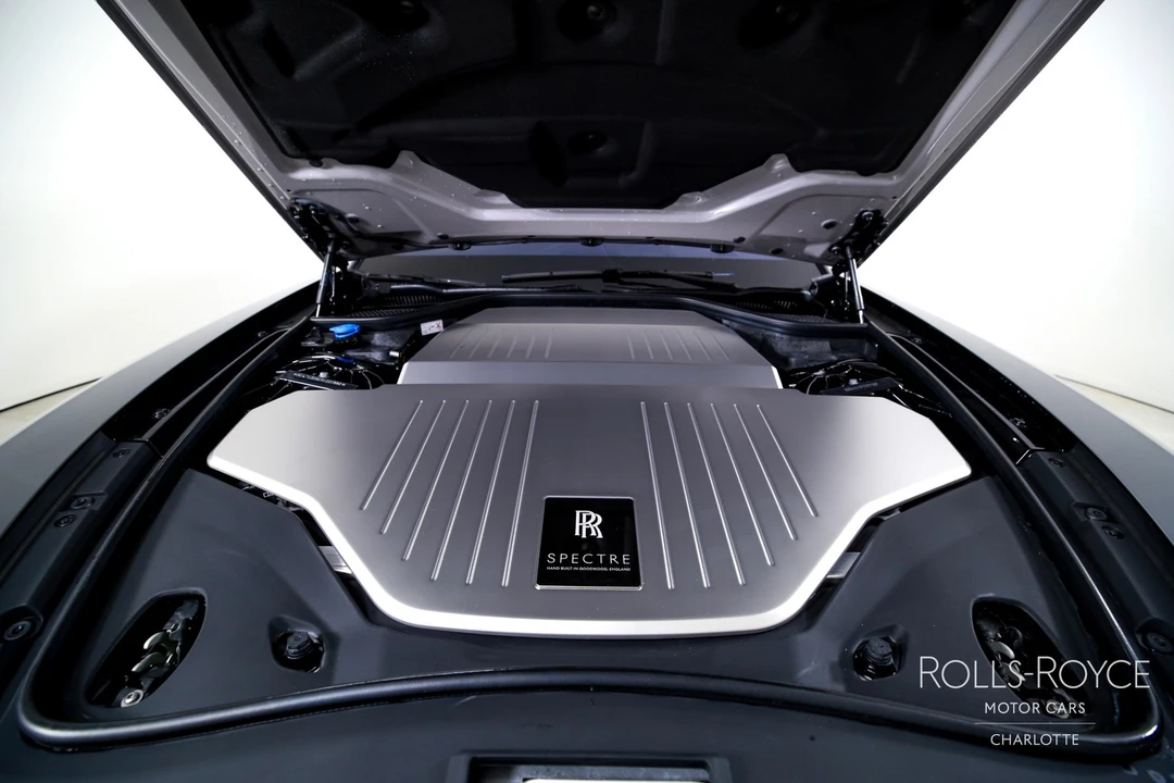 2025 Rolls-Royce Spectre - Image 31 of 31